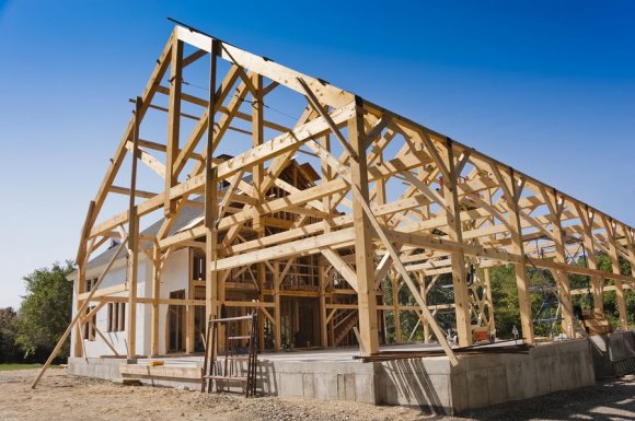 Entreprise de construction de maison ossature bois avec des matériaux écoresponsables 